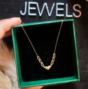 18K Real Saudi Gold Centered Heart-Linked Necklace